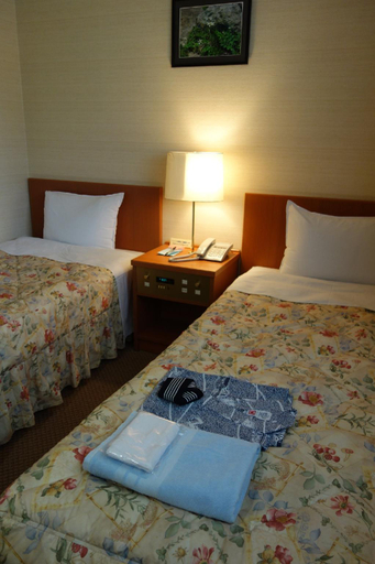 Bedroom 5, Tsugaru Fujimiso, Tsuruta