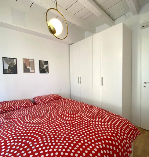 Room 2, Cesare da Sesto 23 Apartament, Milano