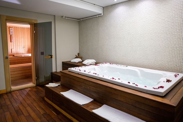 Bathroom 4, Ramada by Wyndham Istanbul Grand Bazaar, Fatih