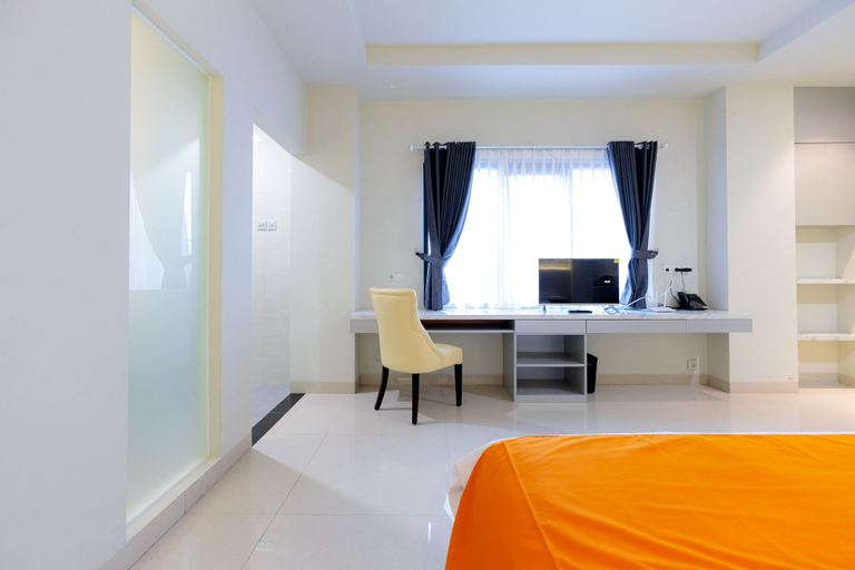 Bedroom 4, Sans Hotel 88 Andalan Surabaya by RedDoorz, Surabaya