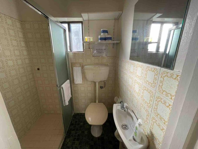 Bedroom 4, huge house with salt pool and spa, Adelaide