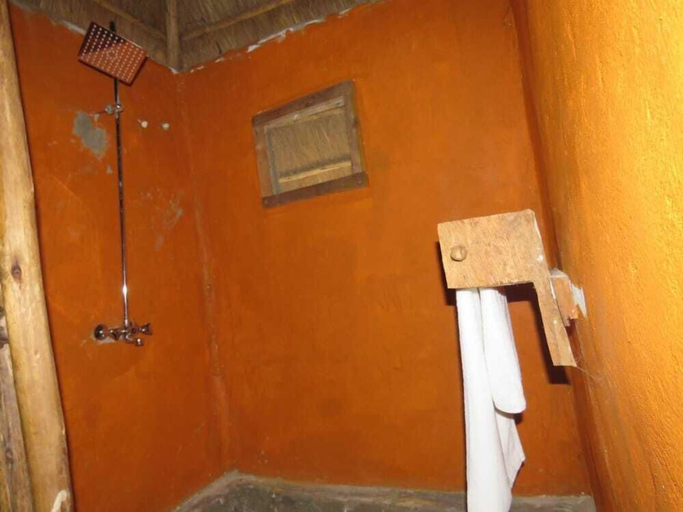 Bathroom, Jungle lodge Kibale, Kibale