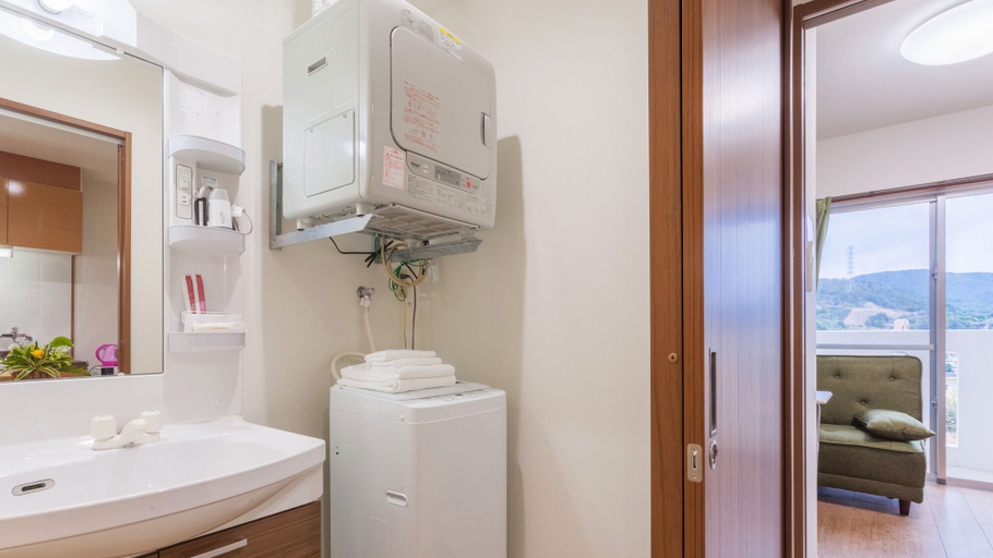 Bathroom 3, Kariyushi Condominium Resort Kin Yaka Seaside, Kin