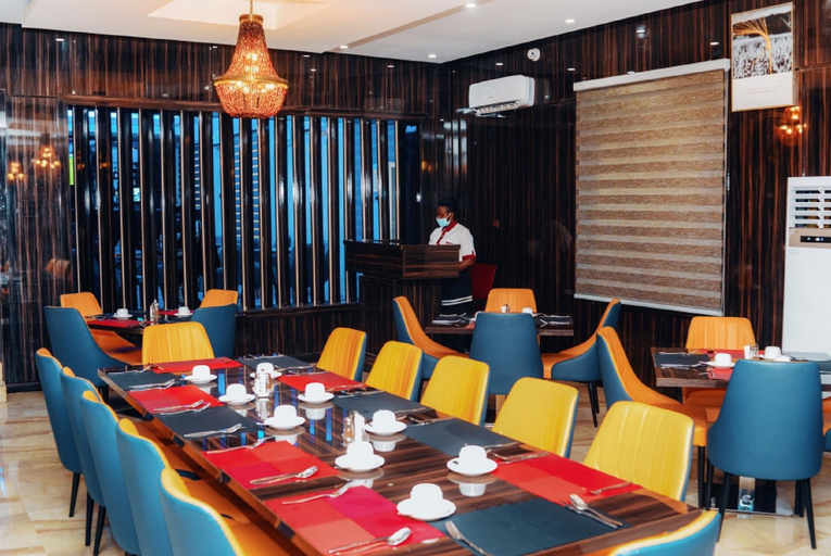 Food & Drinks 5, San Antonio Blu Hotels, AwkaSout