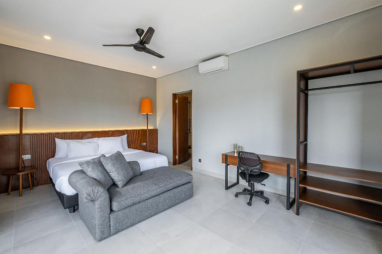 Bedroom 2, Villa Cakra 4-bedroom with Infinity Pool and Rice Field View, Gianyar