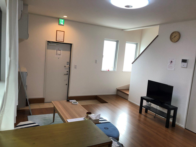 Others 3, Maisonette Hanazono B, Chiba