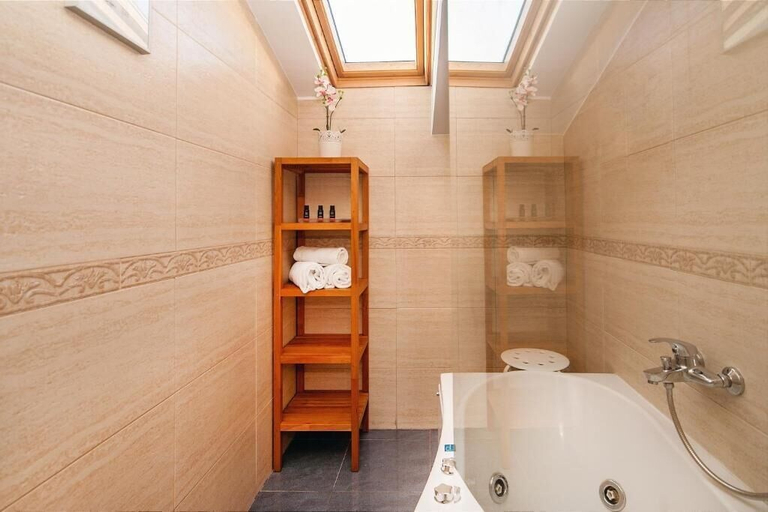 Bathroom 4, Hotel Sant Pere II, Barcelona