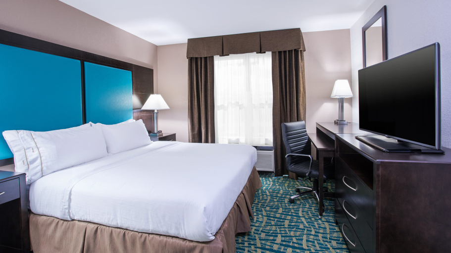Bedroom 4, Holiday Inn Express & Suites WYOMISSING, Berks