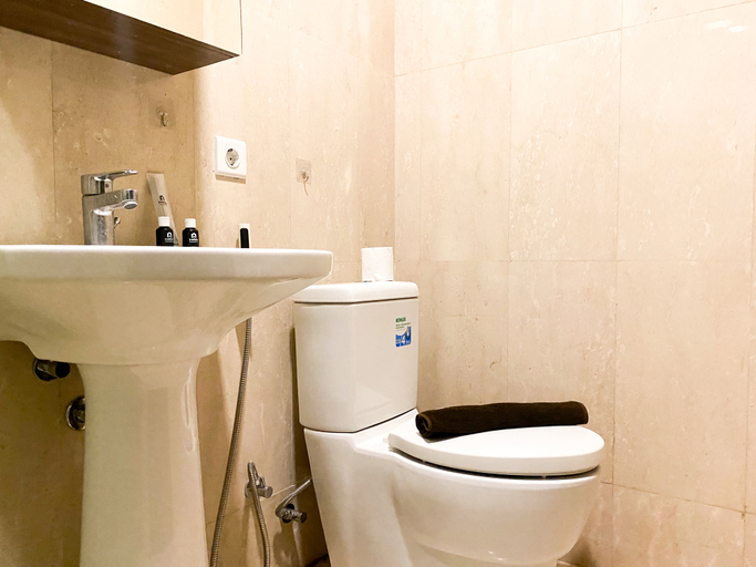 Others 5, Elegant and Comfort 1BR Sudirman Suites Apartment By Travelio, Central Jakarta
