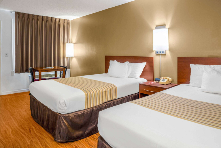 Bedroom 3, Econo Lodge Crystal River, Citrus