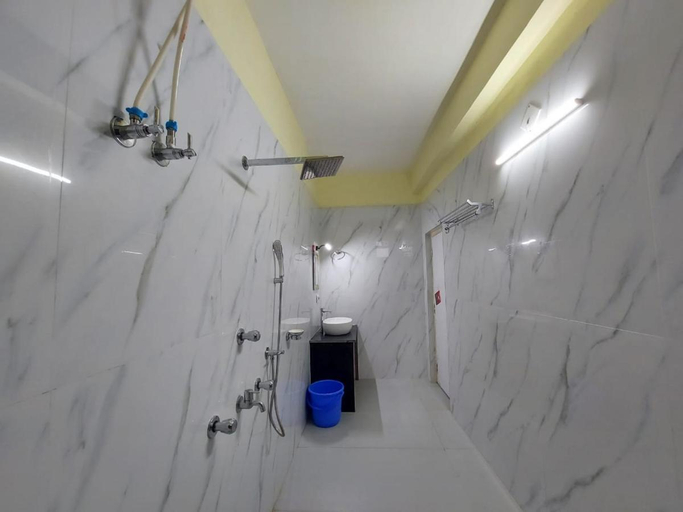 Bathroom 2, Hindusthan Inn - On Beach, Purba Medinipur