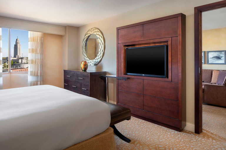 Bedroom 3, The Lincoln Marriott Cornhusker Hotel, Lancaster