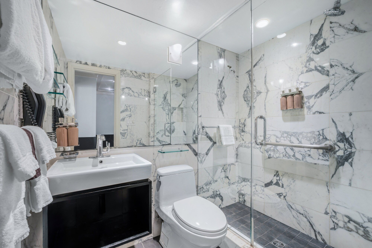 Bathroom 4, The Normandy Hotel, Washington D.C.