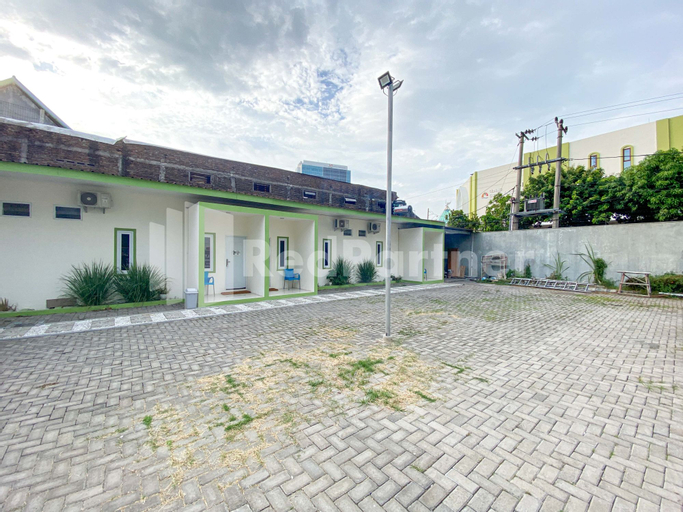 Exterior & Views 19