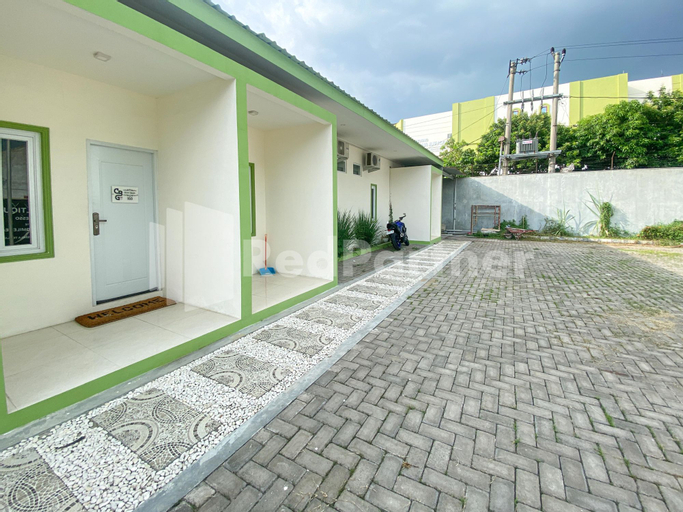 Exterior & Views 17