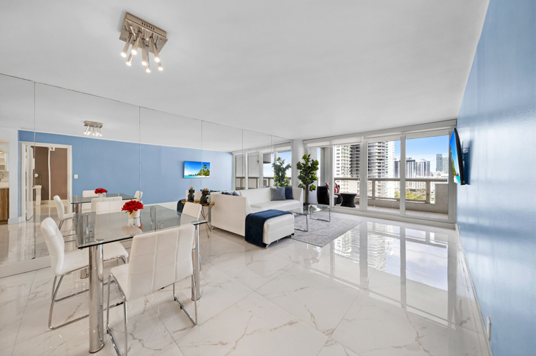 Others 1, Spacious One Bedroom Centrally Located, Miami-Dade
