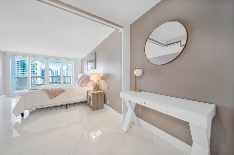 Bedroom 4, Spacious One Bedroom Centrally Located, Miami-Dade