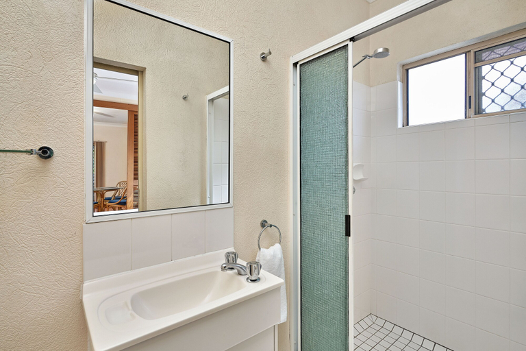 Bathroom, Royal Palm Villas Cairns, Cairns