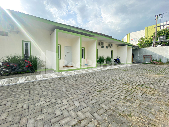 Exterior & Views 20