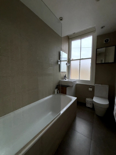 Bathroom 2, Charming 3BD Flat by the River Thames - Fulham!, London