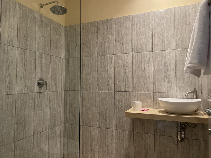 Bathroom 6