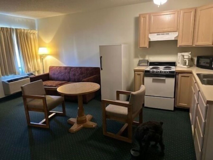 Others 4, Oakridge Motel, Newaygo