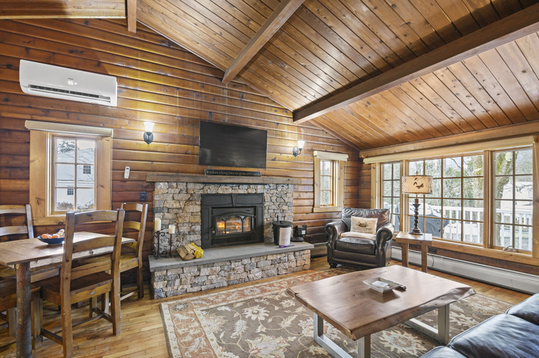 Others 5, Brook Bound Inn, Windham