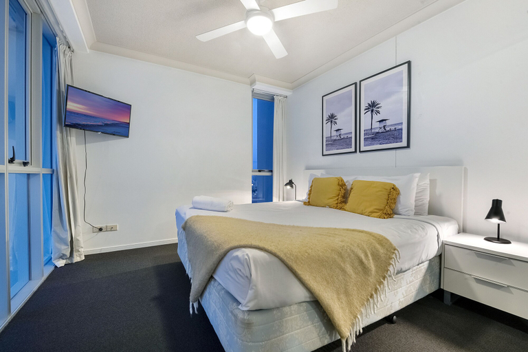 Bedroom 2, Chevron Renaissance - WOWSTAY, Gold Coast