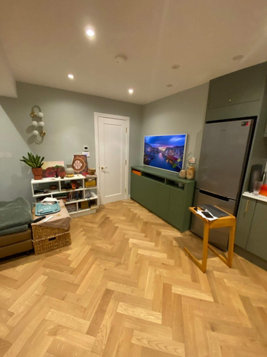 Others 3, Gorgeous 2BD Flat - 5 Mins to Clapham Junction!, London