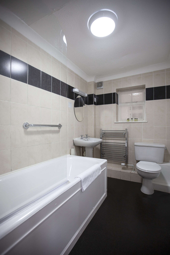 Bathroom 4, Best Western Brome Grange, Suffolk