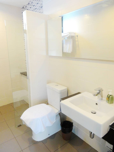 Bathroom 5, Good Day Phuket, Pulau Phuket