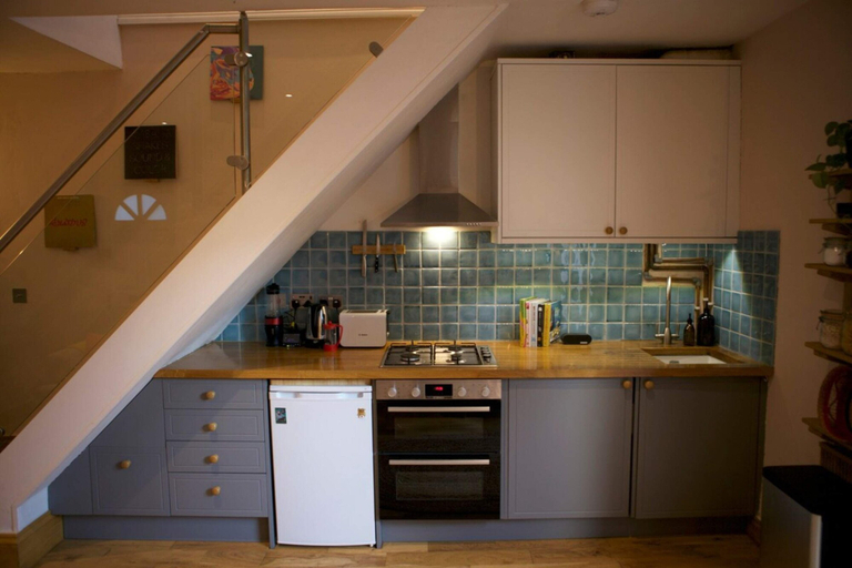 Others 3, Inviting & Secluded 1BD House w/ Patio - Peckham!, London