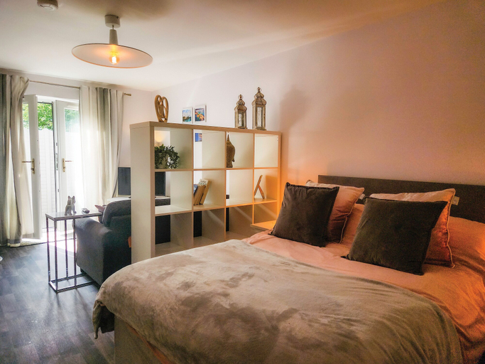 Room 5, Portway Nook - 1 Bed Studio - Bishopston, Swansea
