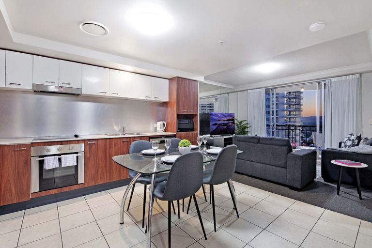 Food & Drinks, Chevron Renaissance - WOWSTAY, Gold Coast