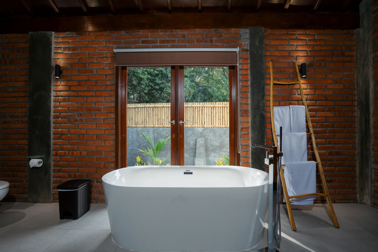 Bathroom 7