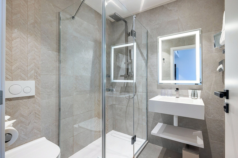 Bathroom 4, Apollinaire Nice, WorldHotels Distinctive, Alpes-Maritimes