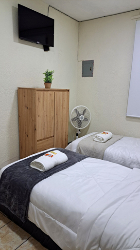 Bedroom 4, Casa Colibrí, ZONA 13