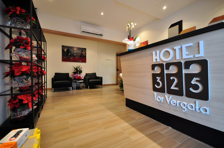 Public Area 2, Hotel 325 Tor Vergata, Roma