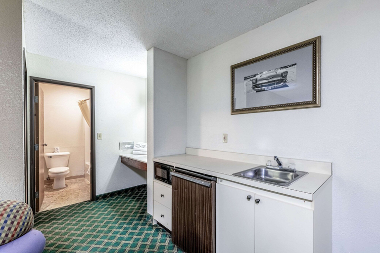 Others 5, Econo Lodge Inn & Suites Auburn, Bay