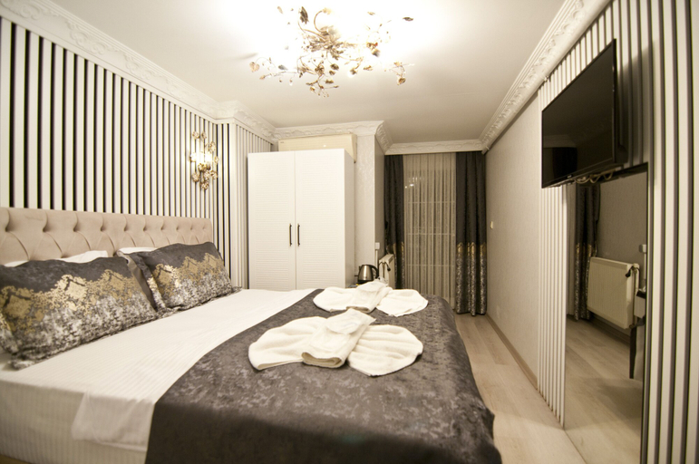 Bedroom 2, Hotel Broken Column, Fatih
