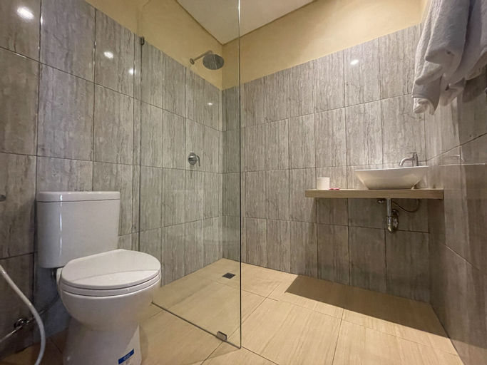 Bathroom 7