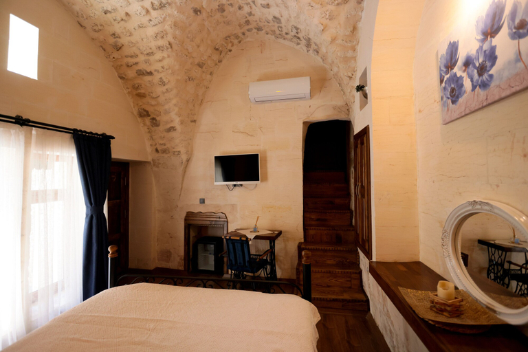 Bedroom 2, ASTARTE HOTEL, Merkez