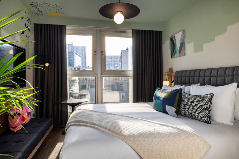 Bedroom 4, Hôtel Les Artistes, Paris
