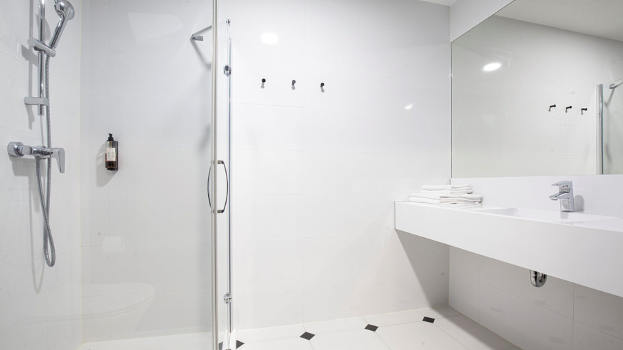 Bathroom 3, Aparthotel Czarna Perła – Czarna Góra Resort | Sun & Snow, Kłodzko