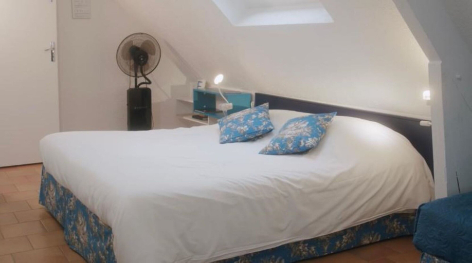 Bedroom 4, Maison Cerviña, Loiret