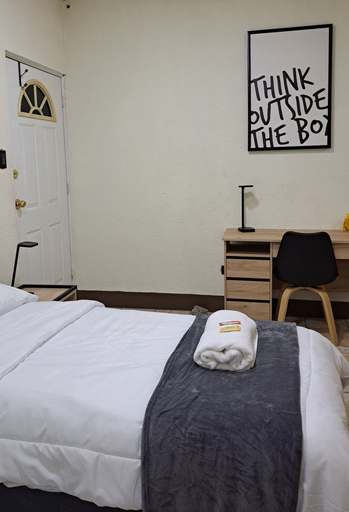 Bedroom 2, Casa Colibrí, ZONA 13