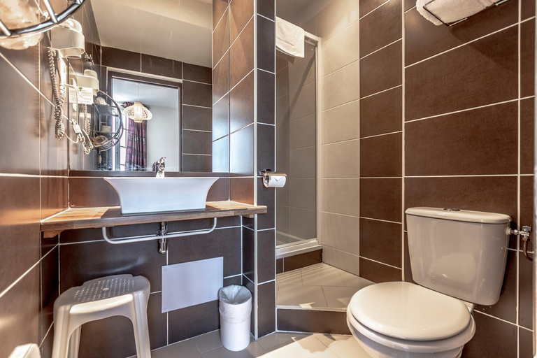 Bathroom 5, Hotel Le 21, Var