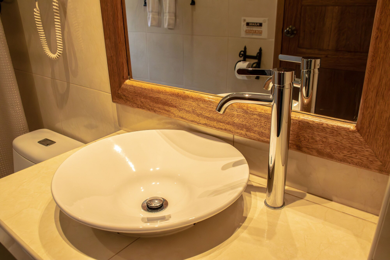 Bathroom 4, Amaru Inca, Cusco