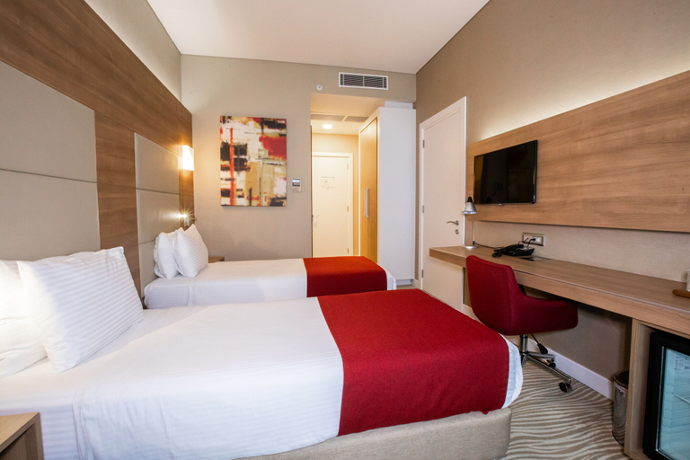 Bedroom 2, Ramada Encore by Wyndham Istanbul Kartal, Pendik