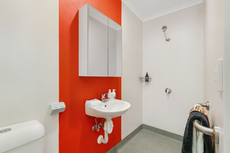 Bathroom 3, Redhill Cairns Shared Living – Gatton St, Cairns